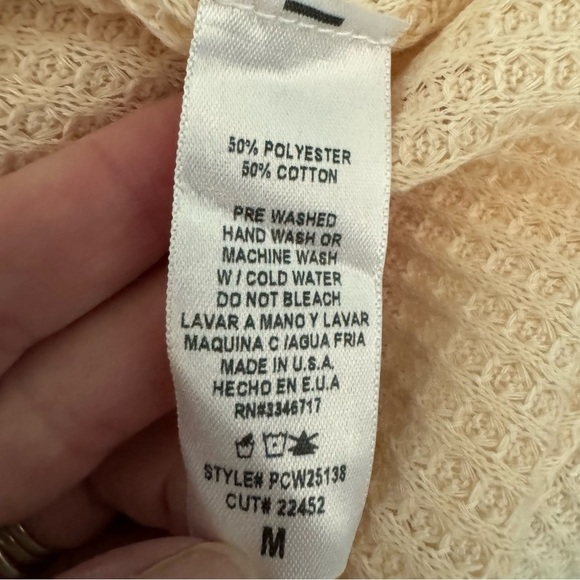 🔹5/$25🔹T Party Beige Waffle Knit Tank Top Tunic with Flower Cow Skull. Medium - Picture 7 of 10